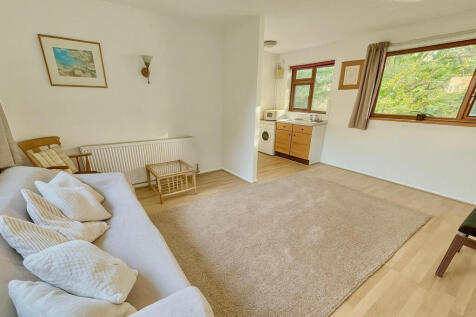 One bedroom self-contained annexe with living room/kitchenette/bedroom and shower room with separate entrance