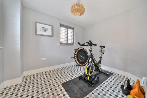 Bedroom 5 / Office / Playroom / Gym