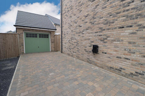 Detached Garage