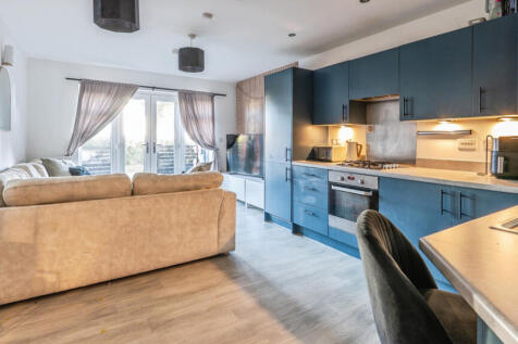 Open Plan Living / Dining / Kitchen