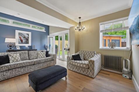 Rear lounge opening to garden 
