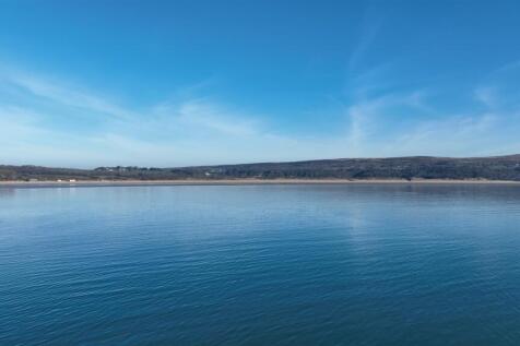 Sequence 01.00_01_38_44.Still004.jpg