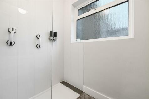 AR - Shakespeare Road - Shower RoomA1 (1).JPG