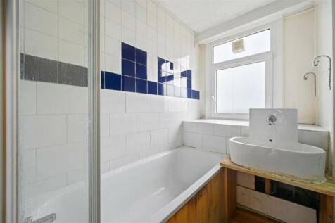 RCAR- warmham house- bathroom 3 (1).JPG