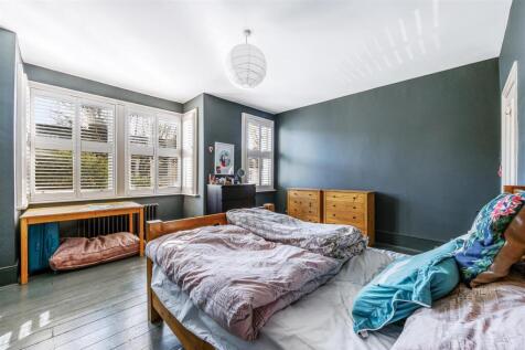 23 Birkbeck Grove-11.jpg
