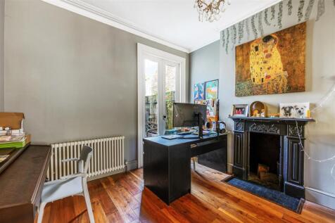 23 Birkbeck Grove-14.jpg