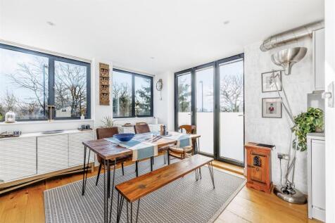 3 Stoneview Close-6.jpg