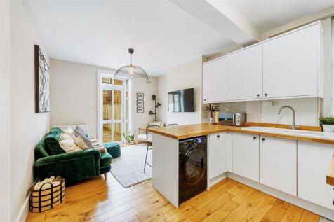 54 Brouncker Road-4.jpg