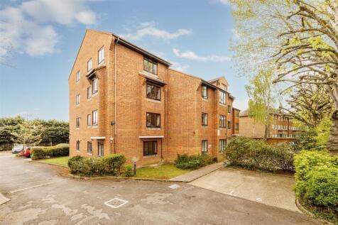 2 Ardross Court-2.jpg