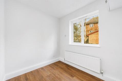 2 Ardross Court-6.jpg
