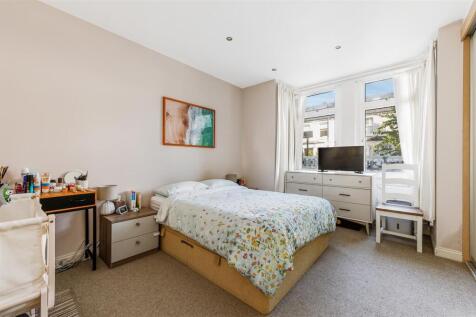 Flat 1 - 31 Birkbeck Grove-11.jpg