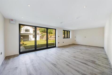 87 Brassie Avenue-2.jpg