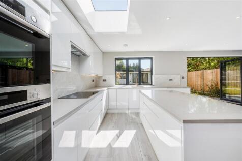 87 Brassie Avenue-6.jpg