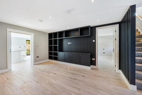 87 Brassie Avenue-10.jpg