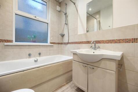 Newton Avenue - Bathroom (4).JPG
