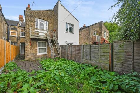 Newton Avenue - Garden B (4).JPG