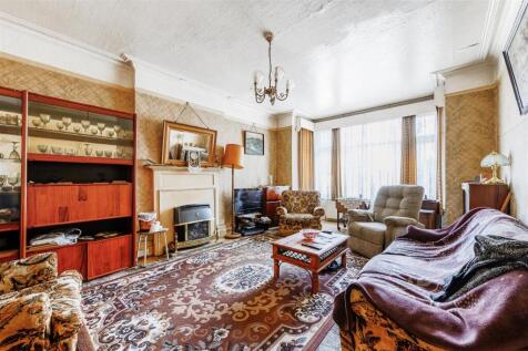 18 Buxton Gardens-4.jpg