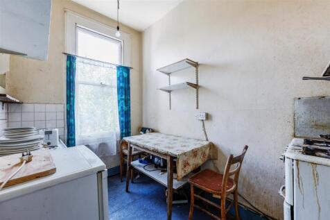 18 Buxton Gardens-7.jpg