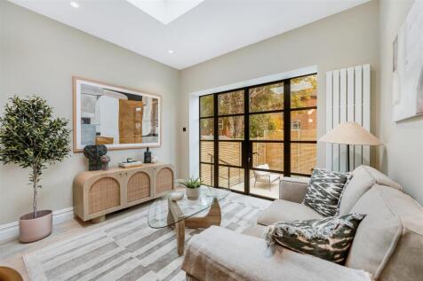 7 Woodgrange Avenue Flat 2 (2).jpg