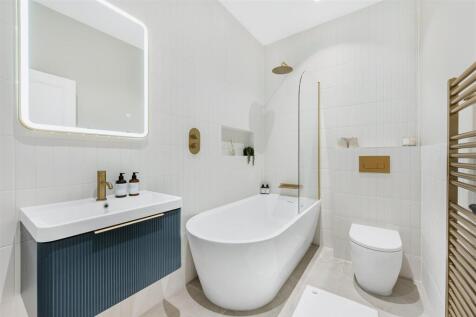 7 Woodgrange Avenue Flat 2 (19).jpg