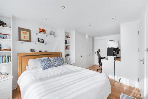 Flat 2, 37 Spencer Road AR-8.jpg