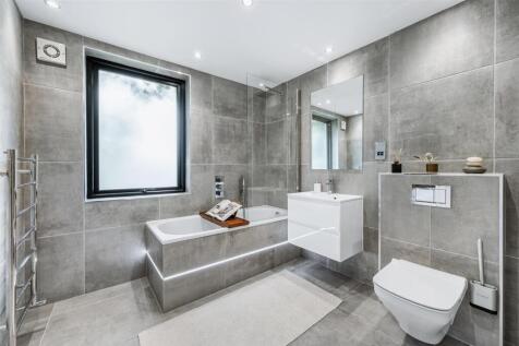 Flat 2, 37 Spencer Road AR-11.jpg