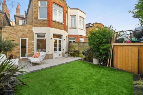 AR- Denehurst Gardens8.JPG