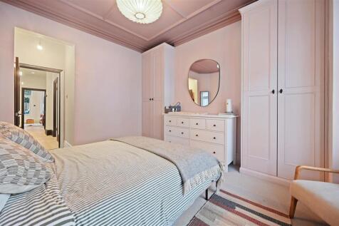 AR- Denehurst Gardens5.JPG