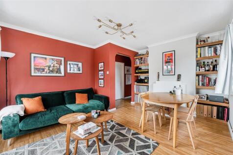 405 Uxbridge Road-5.jpg