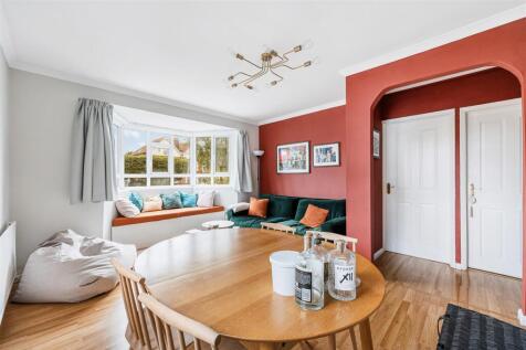 405 Uxbridge Road-4.jpg