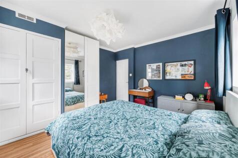 405 Uxbridge Road-8.jpg