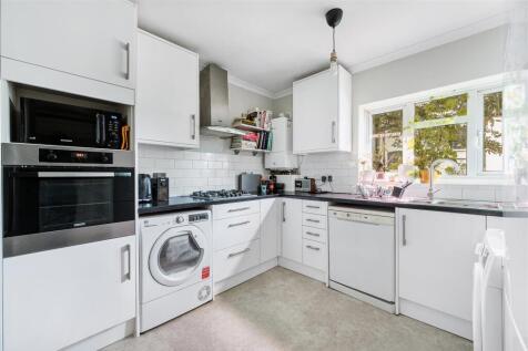 405 Uxbridge Road-6.jpg