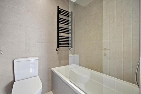 AR - Flat 3, Buckingham Place - Bathroom3..jpg