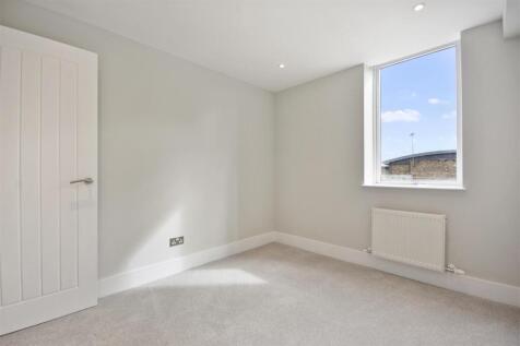 AR - Flat 6, Buckingham Place - Scnd Bedroom Angle