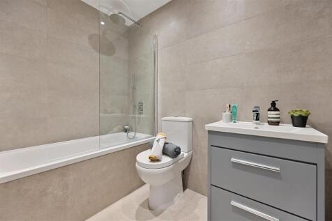 AR - Flat 1, Buckingham Place - Bathroom3(1).jpg