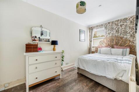 57a Summerlands Avenue-10.jpg