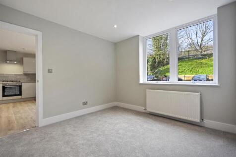 AW - Flat 2, Buckingham Place - Scnd Bedroom Angle
