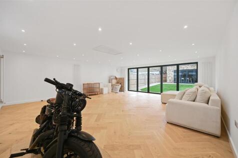 RQAR - Malvern Avenue9.JPG