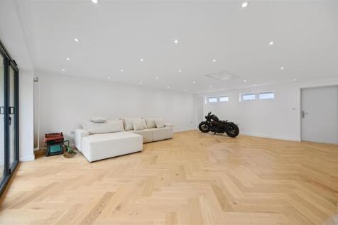 RQAR - Malvern Avenue6.JPG