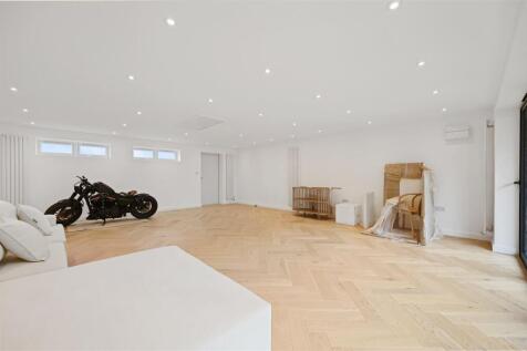 RQAR - Malvern Avenue7.JPG