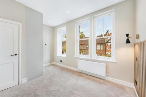 7 Woodgrange Avenue Flat 4 (7).jpg