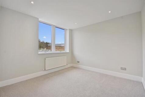 AR - Flat 6, Buckingham Place - Bedroom3 (1).JPG