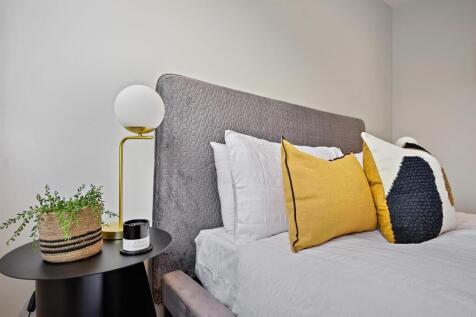 AR - Flat 4, Buckingham Place - L.S - F.jpg