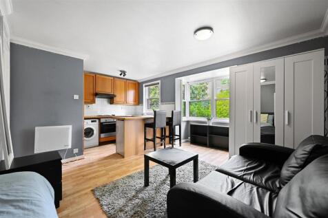 AR - Holly Road9 (1).JPG