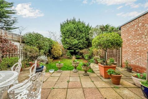 50 St. Dunstans Avenue-17.jpg