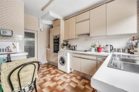 50 St. Dunstans Avenue-7.jpg