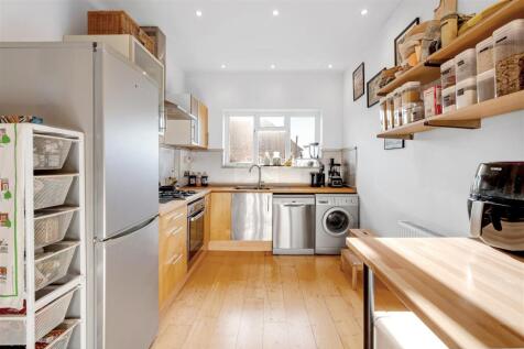 34 Leythe Road-7.jpg