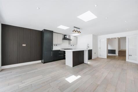 GFF - 7 Mansell Road-3.jpg