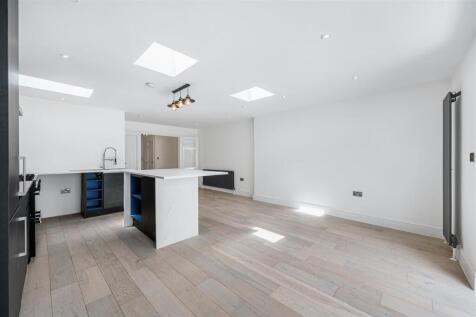 GFF - 7 Mansell Road-4.jpg