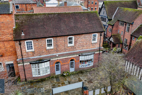 Queens Head Court